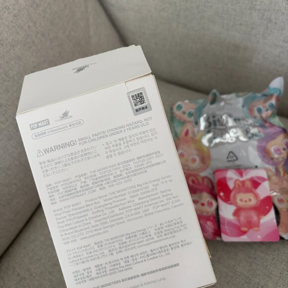 Authentic Pop Mart Labubu Love Big Into Energy Love - Picture 5 of 5